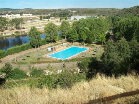 camping lago de sanabria bungalows|Camping Isla de Puebla, Puebla De Sanabria